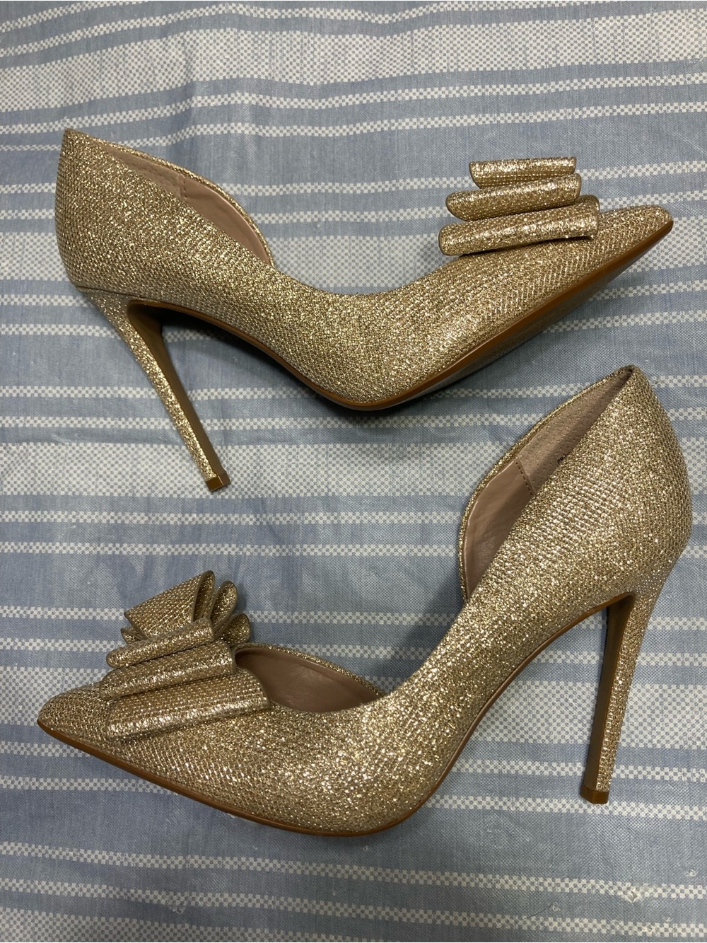 Betsey Johnson sparkly gold, pointed toe heels. - Picture 3 of 5